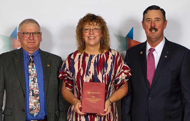 MaryBethBauer_AITCWInner Mary Beth Bauer winner of 2019 Ag in the Classroom Outstanding Teacher Winner