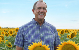 Scott Born grows sunflowers in North Texas Sunflowers are seasonal stunners that bring beauty to the landscape but can also be a profitable crop for farmers.