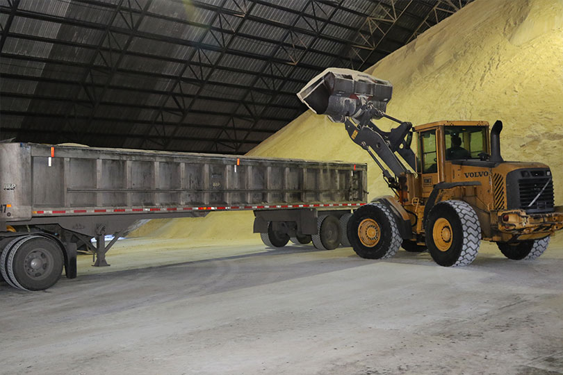 Texas’ only sugar mill to close permanently Texas’ only sugar mill is closing down after 51 years of growing and processing sugarcane into raw sugar in the Rio Grande Valley.