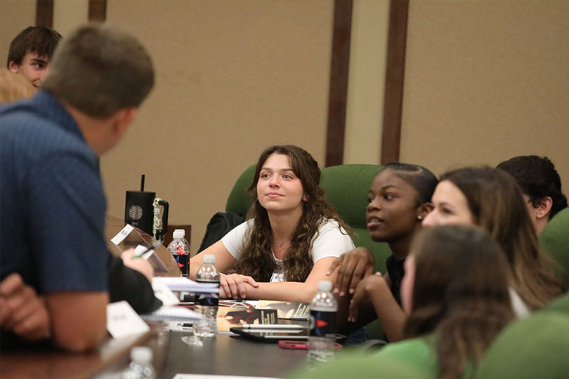 TFB’s Thrive event motivates, equips high school seniors Texas Farm Bureau’s Thrive event helps motivate and equip high school seniors to be future agricultural leaders through hands-on activities and networking.