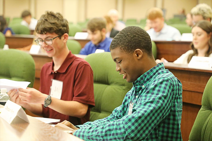 TFB’s Thrive event motivates, equips high school seniors Texas Farm Bureau’s Thrive event helps motivate and equip high school seniors to be future agricultural leaders through hands-on activities and networking.