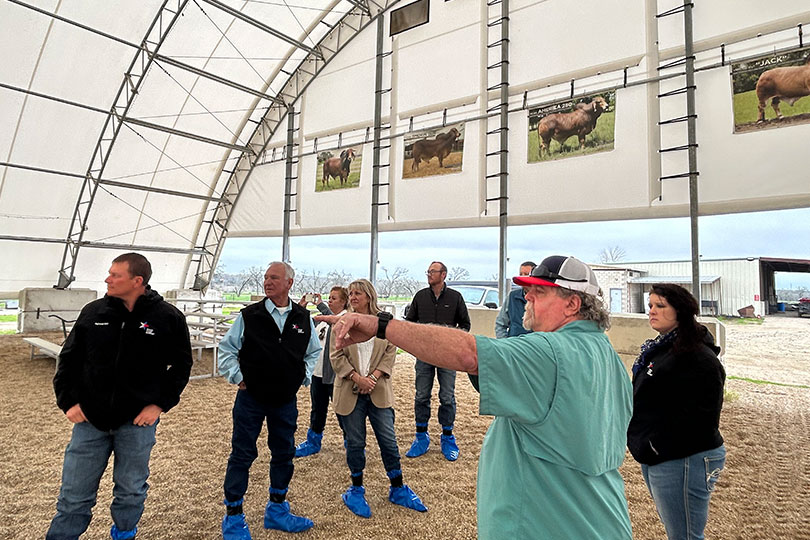 TFB’s AgLead SVI tours Southeast Texas agriculture Members of Texas Farm Bureau’s AgLead XVI class toured farms, ranches and agricultural businesses in Southeast Texas this month.