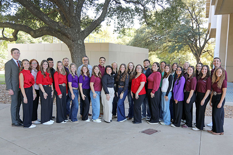 Collegiate Farm Bureau students learn at TFB officer retreat Students who serve in leadership positions with the eight Collegiate Farm Bureau chapters attended an officer retreat in Waco at TFB this month.