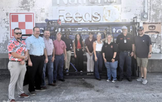 Kaufman CFB donation helps local students gain hands-on cattle experience The Kemp FFA chapter is getting a boost in hands-on agricultural education thanks to a new cattle squeeze chute purchased with the help of Kaufman County Farm Bureau and Cordell’s Farm and Ranch Store.